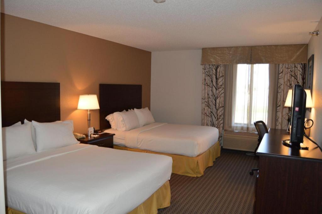 Holiday Inn Express & Suites Winner By Ihg Екстер'єр фото