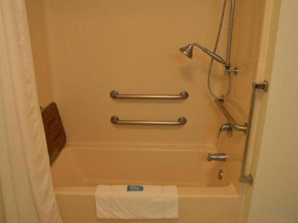 Holiday Inn Express & Suites Winner By Ihg Екстер'єр фото